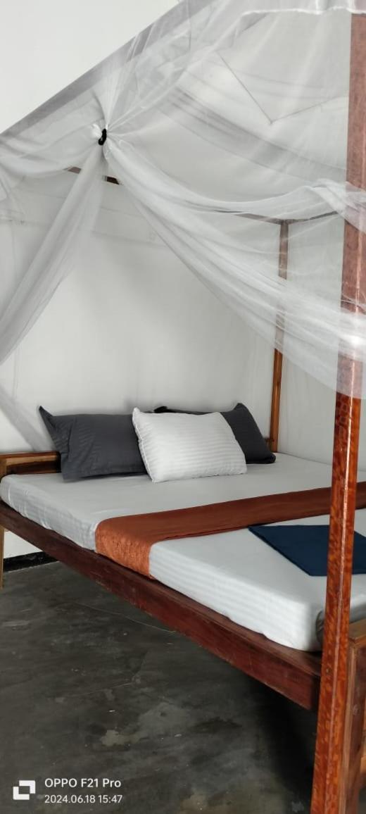 Auberge de jeunesse Costels Arugambay à Baie d'Arugam Extérieur photo